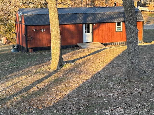 view of outdoor structure