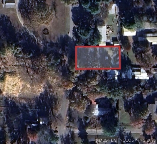168 Kiamichi Rd, Eufaula, OK 74432