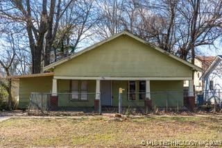 view of front of home featuring covered porch