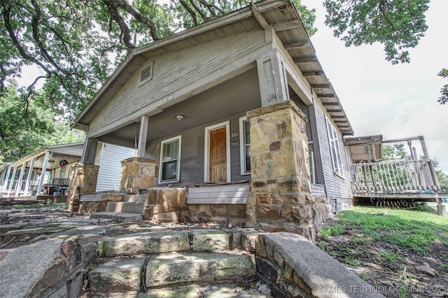301 N Cleveland Ave, Sand Springs, OK 74063 - view of front facade with a porch