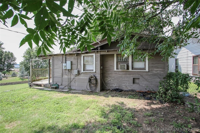 301 N Cleveland Ave, Sand Springs, OK 74063 - exterior space with a front lawn and fence