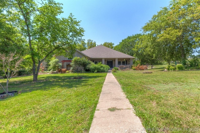 view of front facade with a front lawn