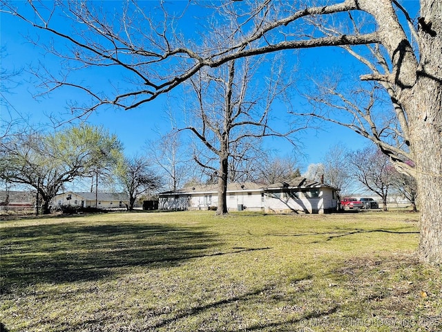 306 N Cherokee St, Beggs, OK 74421 - view of yard