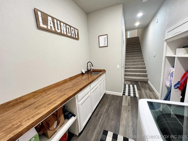 11457 N 510th Rd, Tahlequah, OK 74464 - mudroom with a sink, dark wood finished floors, baseboards, and recessed lighting