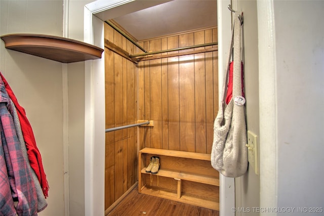 6508 W Cameron St, Sand Springs, OK 74127 - spacious closet featuring wood finished floors