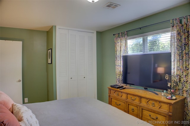 46 S 188th E Ave, Tulsa, OK 74108 - bedroom with visible vents and a closet