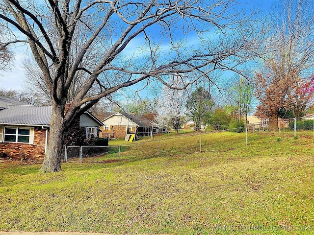 1004 S Owens Ave, Tahlequah, OK 74464 - view of yard