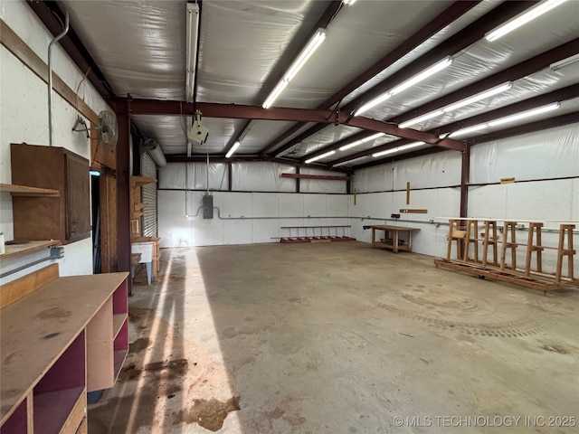 34 S Mount Calvary Rd, Hendrix, OK 74741 - garage featuring a workshop area