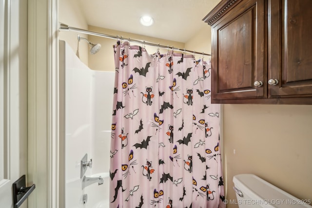 10848 S 95th E Ave, Tulsa, OK 74133 - bathroom featuring toilet and shower / bath combo
