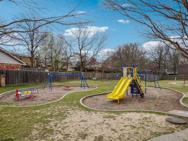 6924 S Knoxville Ave, Tulsa, OK 74136 - view of play area featuring a fenced backyard