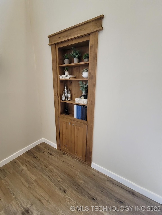 117700 S 4214th Rd, Eufaula, OK 74432 - detailed view of wood finished floors and baseboards
