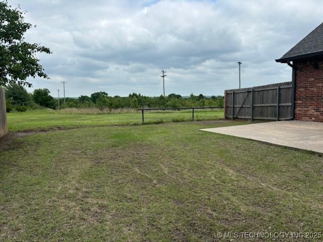 142 Elm St, Mannford, OK 74044 - view of yard