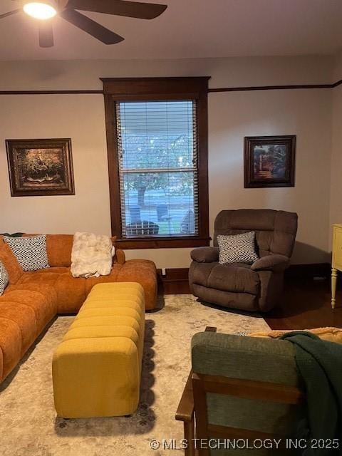 121 F SW, Ardmore, OK 73401 - living room with a ceiling fan