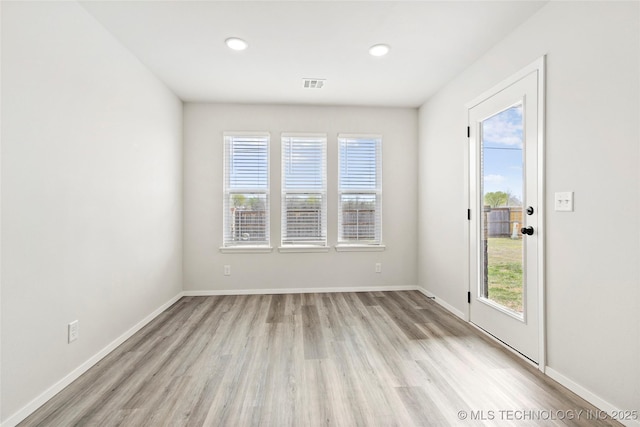 13119 S 72nd E Pl, Bixby, OK 74008 - spare room with light wood-style floors, a wealth of natural light, recessed lighting, and visible vents
