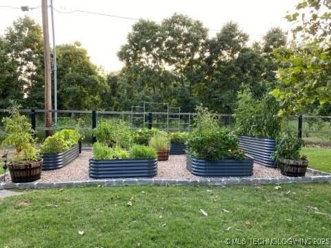 8700 S Union Ave, Tulsa, OK 74132 - view of yard with a garden