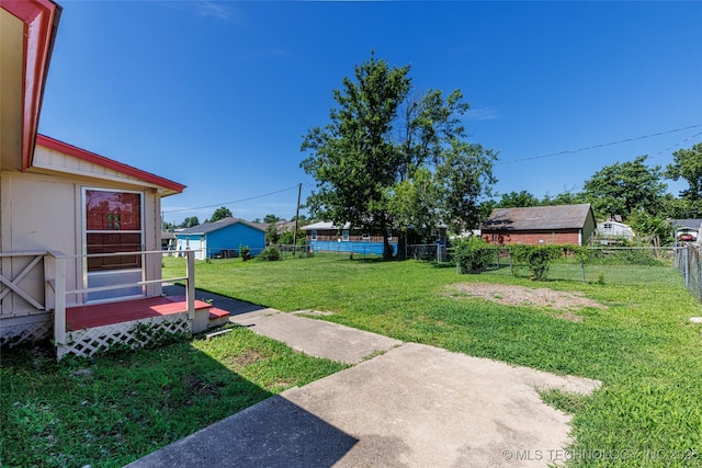 703 N Sioux Ave, Claremore, OK 74017 - view of yard featuring a patio