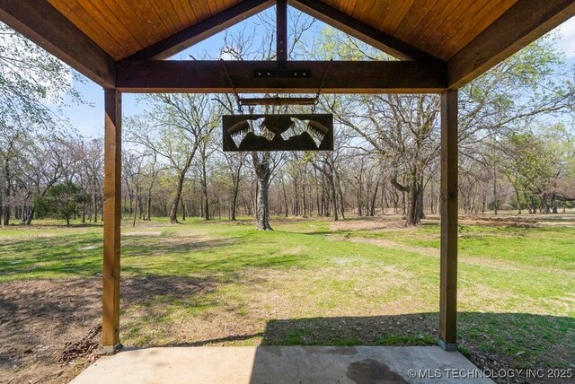 9012 S 49th W Ave, Tulsa, OK 74131 - view of yard