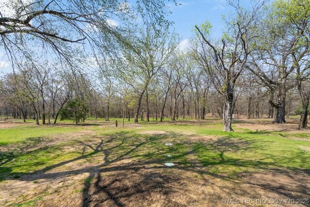 9012 S 49th W Ave, Tulsa, OK 74131 - view of yard
