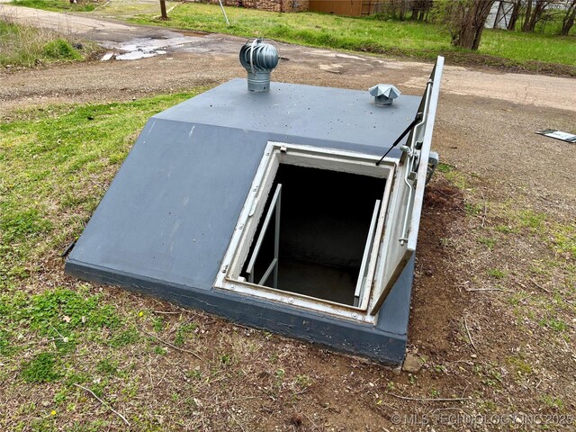 112 S 7th St, Eufaula, OK 74432 - entry to storm shelter