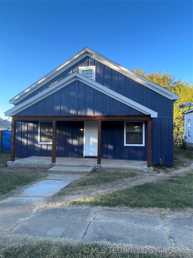 219 E 4th Ave, Bristow, OK 74010 - view of front of home