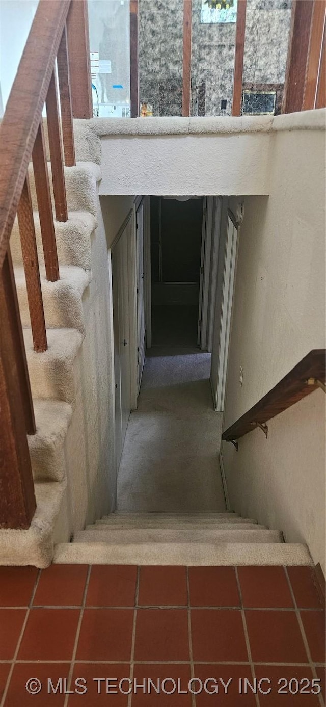 7502 S Winston Pl Unit 203, Tulsa, OK 74136 - view of staircase