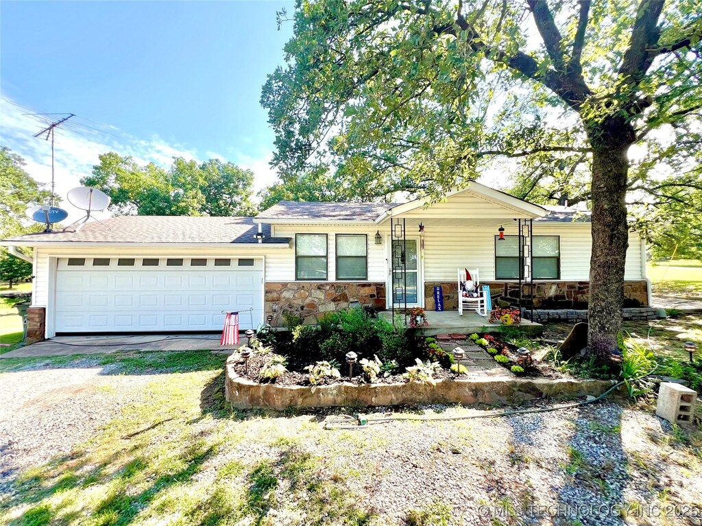 429937 E 1159th Rd, Porum, OK 74455 - photo 1