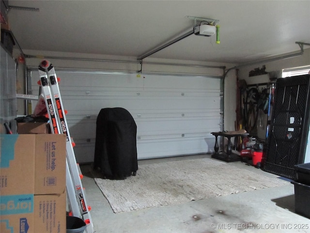 60 S Kaylee Rd, Calera, OK 74730 - garage featuring a garage door opener