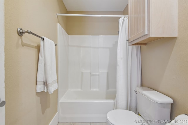447560 Angler Way, Vinita, OK 74301 - full bathroom featuring toilet and shower / tub combo