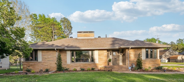 2947 S Peoria Ave, Tulsa, OK 74114 - single story home featuring a shingled roof, a front lawn, fence, and a chimney