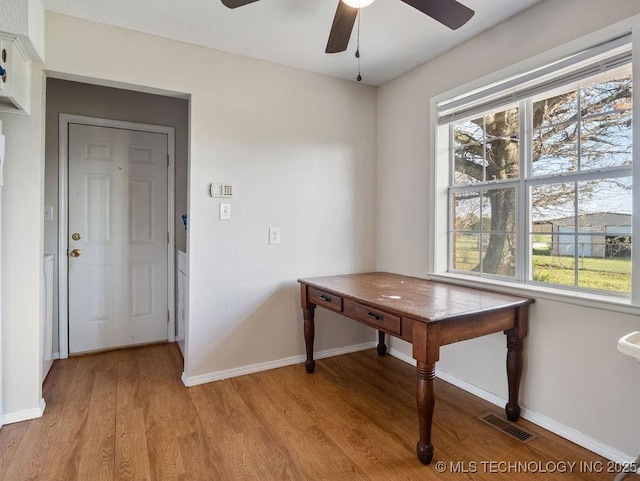 511 Tandy Walker, Silo, OK 74701 - dining area featuring visible vents, ceiling fan, plenty of natural light, and light wood-style floors