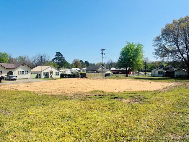 111 N 5th St, Eufaula, OK 74432