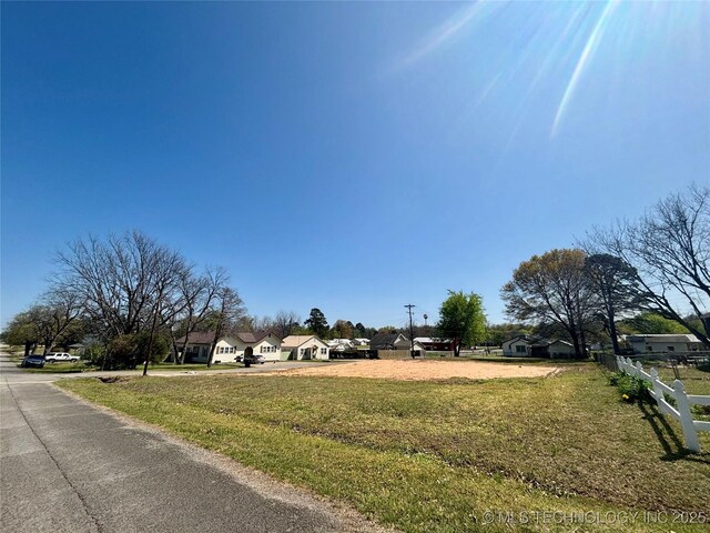 111 N 5th St, Eufaula, OK 74432