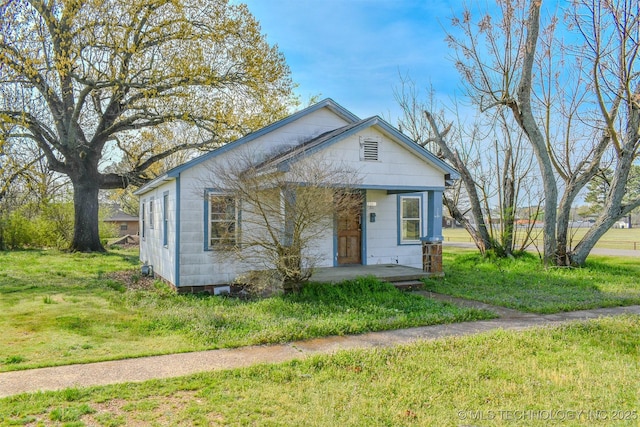 311 SW 4th St, Antlers, OK 74523 - bungalow-style home with a porch