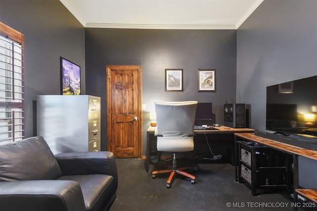 626 Countrywood Way, Sapulpa, OK 74066 - office featuring crown molding