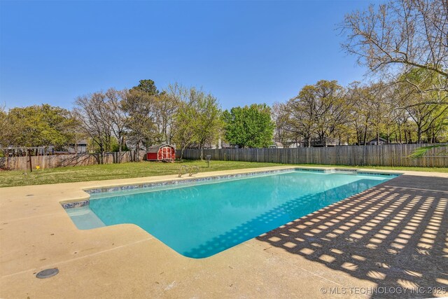 626 Countrywood Way, Sapulpa, OK 74066 - view of swimming pool featuring a shed, a fenced backyard, and a patio