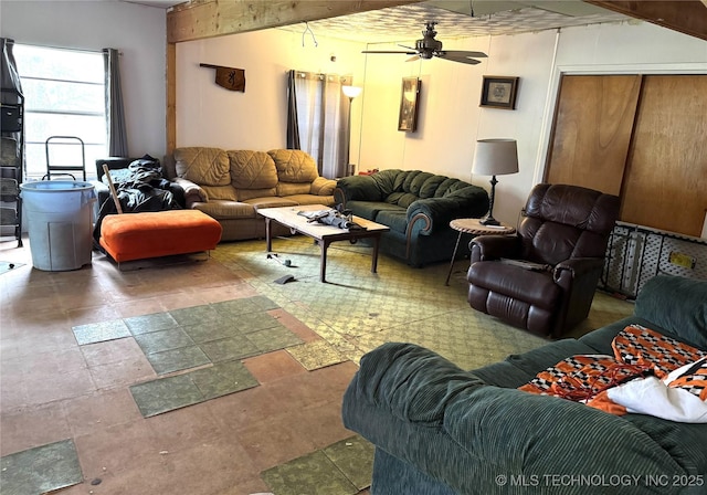 11847 Weaverville Ln, Kingston, OK 73439 - living room featuring a ceiling fan