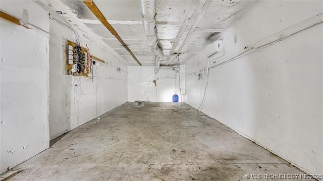 13760 SW Wilderness, Kingston, OK 73439 - view of garage