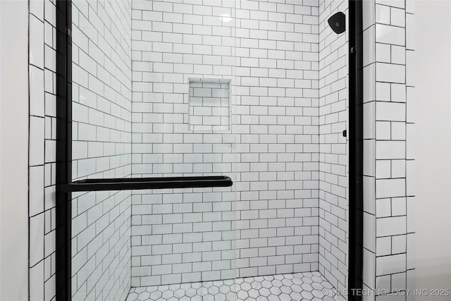 2002 W Driftwood Dr, Claremore, OK 74017 - bathroom featuring a stall shower