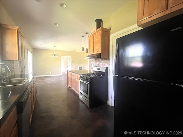 220 Willow Ln, Hartshorne, OK 74547 - kitchen featuring appliances with stainless steel finishes, a sink, under cabinet range hood, decorative backsplash, and recessed lighting