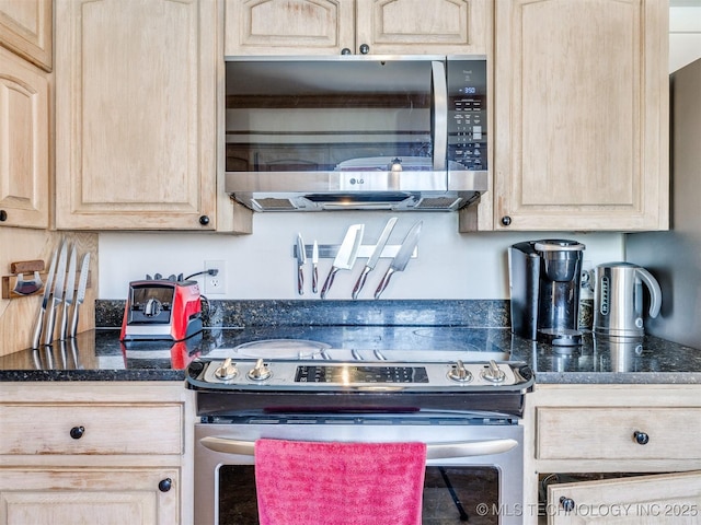 614 Oak Ridge Dr, Sand Springs, OK 74063 - kitchen featuring appliances with stainless steel finishes and light brown cabinets