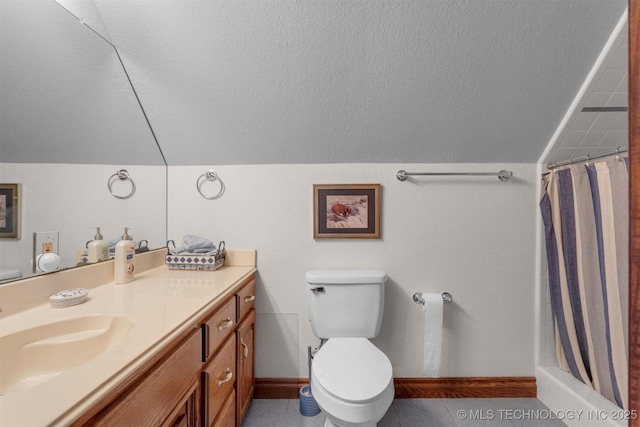 2667 Duguid Ln, Kingston, OK 73439 - bathroom featuring a shower with curtain, vanity, toilet, vaulted ceiling, and baseboards