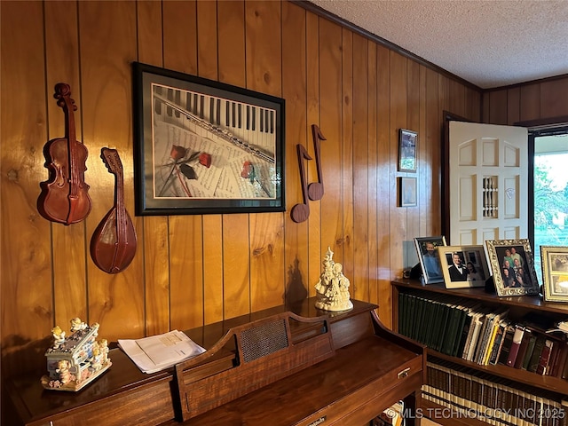 10348 W 805th Rd, Fort Gibson, OK 74434 - details featuring crown molding, a textured ceiling, and wood walls