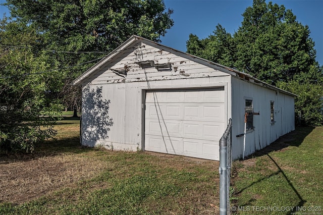 804 S Sooner Rd, Midwest City, OK 73110 - view of detached garage