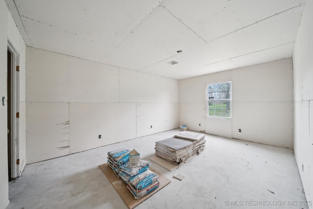 15338 S Brewster Rd, Mounds, OK 74047 - view of spare room