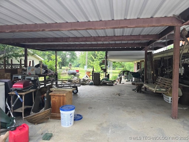 6750 Meridian Rd, Ardmore, OK 73401 - view of garage