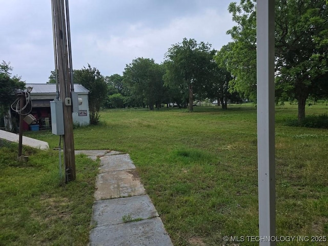 6750 Meridian Rd, Ardmore, OK 73401 - view of grassy yard
