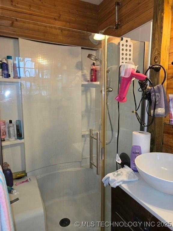 6750 Meridian Rd, Ardmore, OK 73401 - full bath featuring a stall shower and vanity