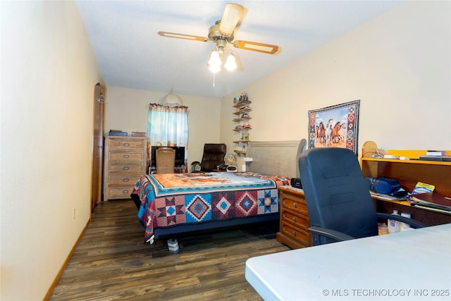 612 W Circle Dr, Broken Bow, OK 74728 - bedroom featuring wood finished floors, an office area, and a ceiling fan