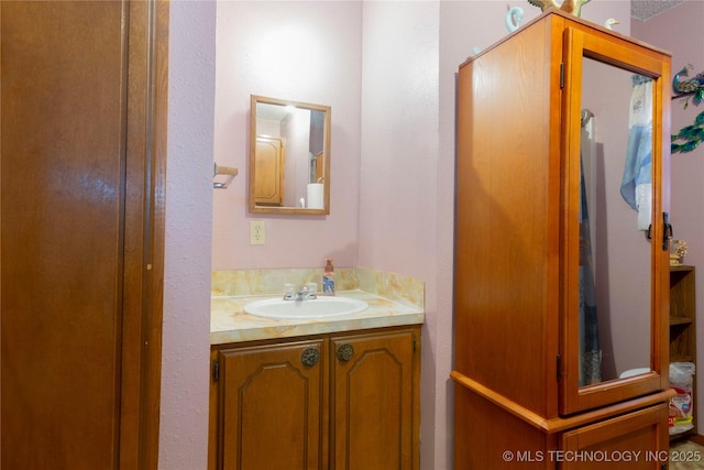 612 W Circle Dr, Broken Bow, OK 74728 - bathroom featuring vanity
