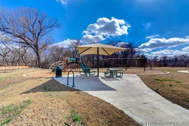 2916 S 8th St, Broken Arrow, OK 74012 - view of yard